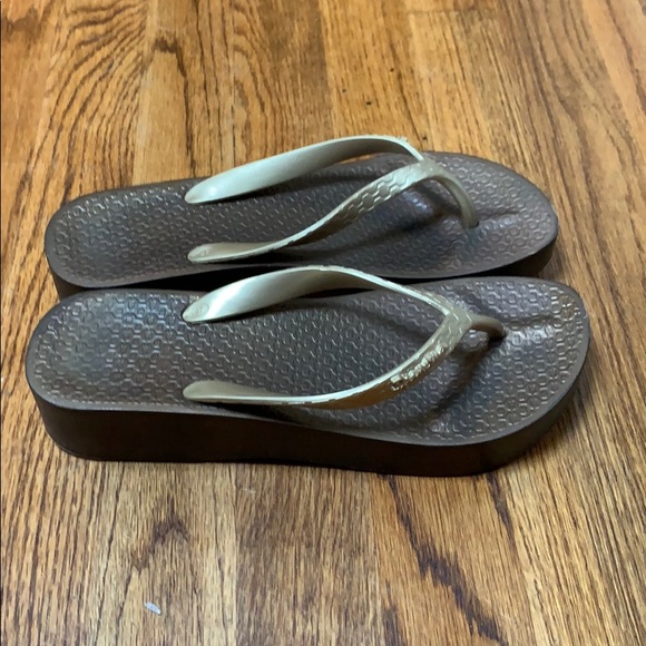 ipanema platform flip flops